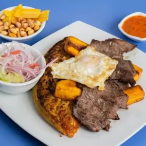 Tacu tacu con bisteck a lo pobre