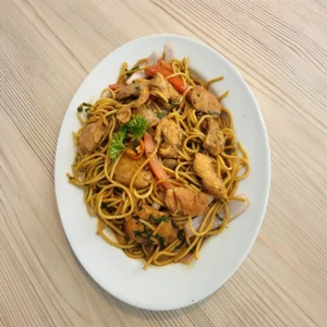 Tallarín saltado de pollo
